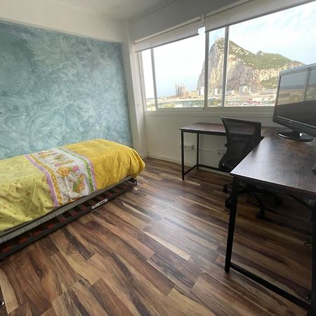 Closest Room To Gibraltar Border Ла-Линеа-де-ла-Консепсьон Экстерьер фото